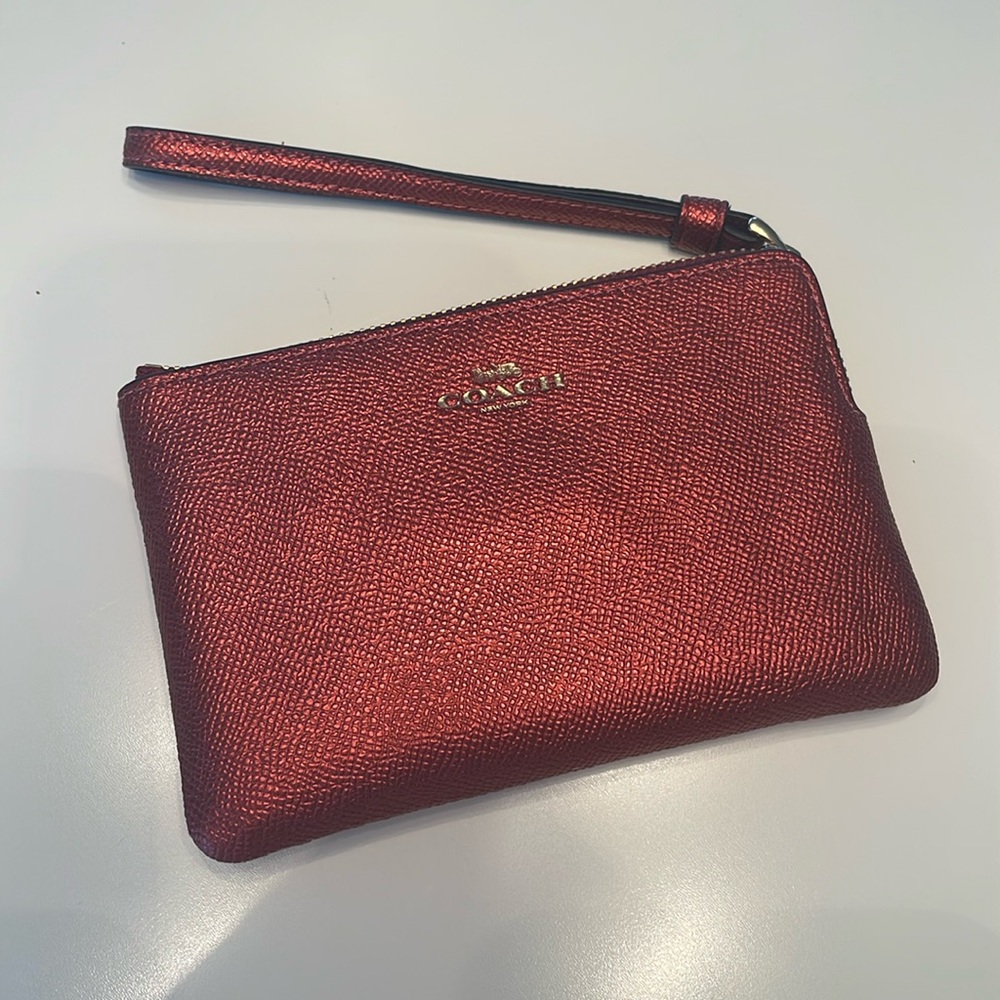 Coach - Leather‎ Corner-zip Wristlet - Metallic Clay